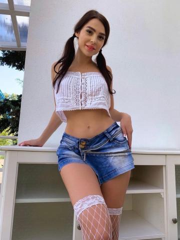 София Роскошная Брюнетка фото 3